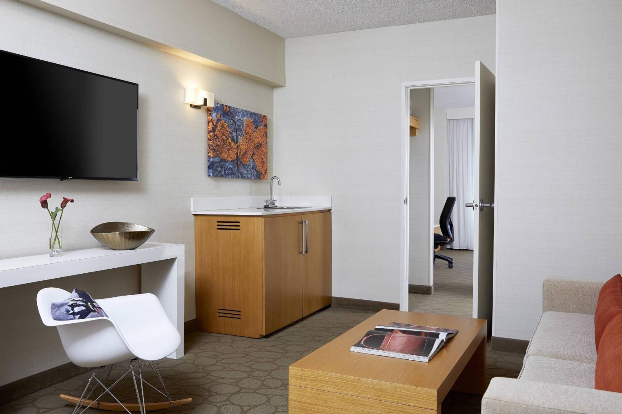 Renaissance Chicago Glenview Suites Hotel Exterior photo