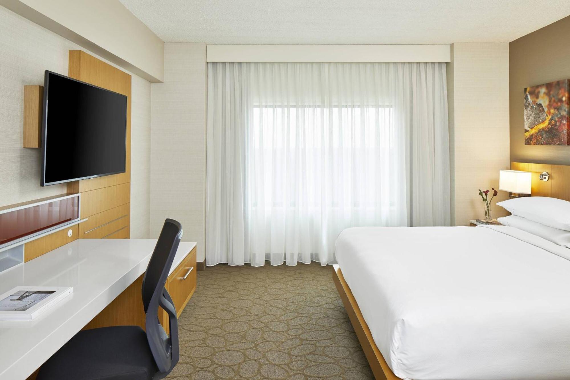 Renaissance Chicago Glenview Suites Hotel Exterior photo