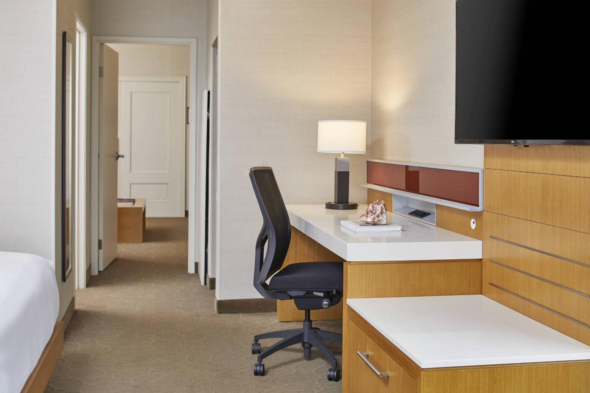 Renaissance Chicago Glenview Suites Hotel Exterior photo
