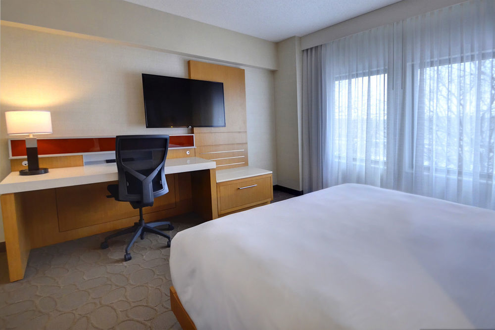 Renaissance Chicago Glenview Suites Hotel Exterior photo
